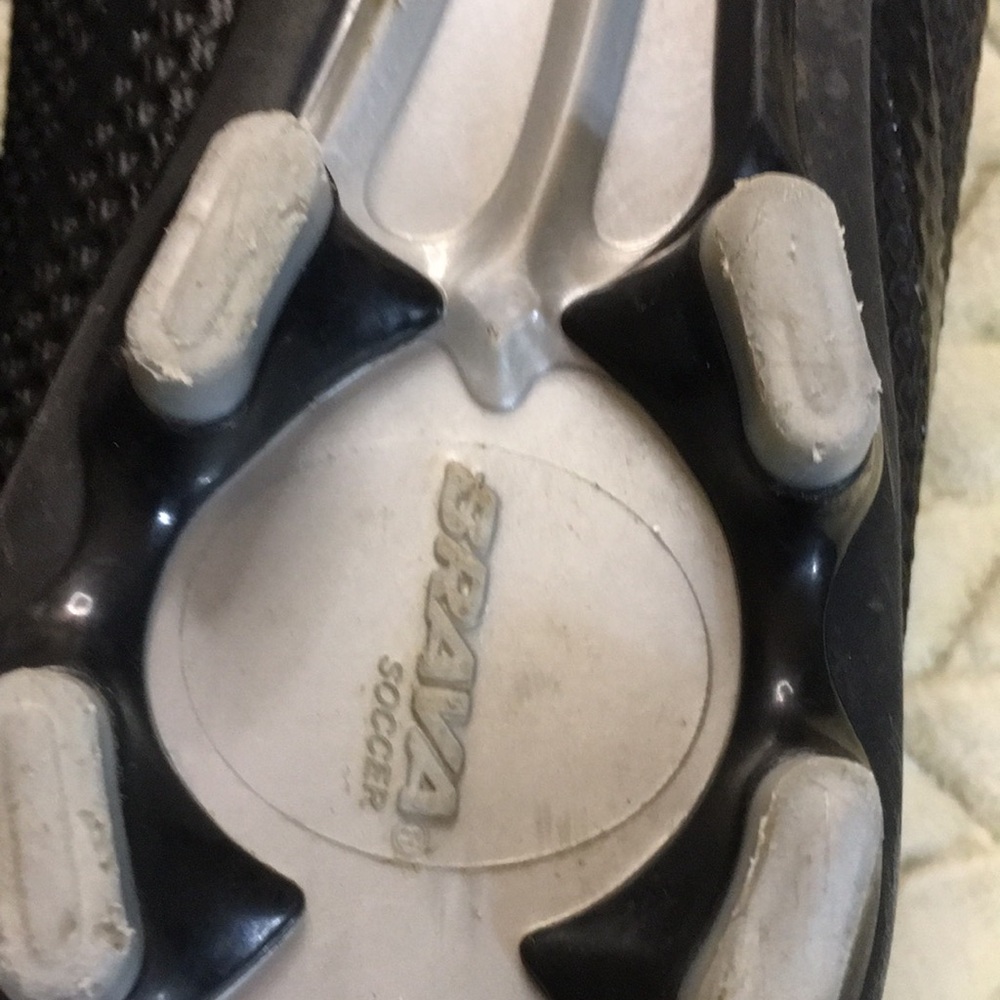 Men size 10D black Brava Soccer Shoes - Picture 4 of 6